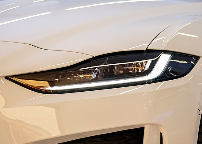 Cận cảnh mẫu xe thể thao Jaguar XE mới nhất tại Việt Nam, giá bán hơn 2,7 tỷ đồng - 6