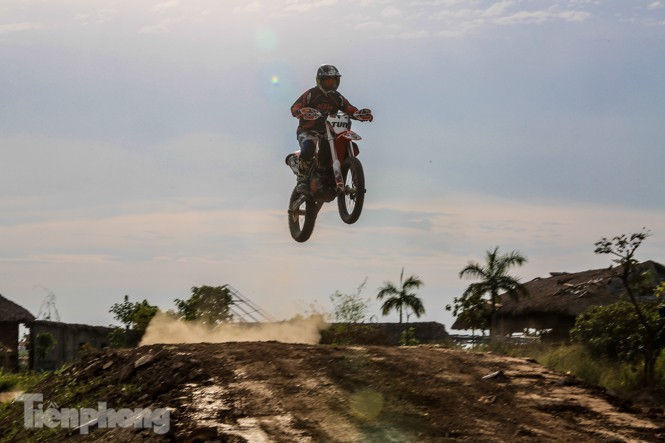 Cận cảnh đường đua xe địa hình đầu tiên ở Hà Nội - ảnh 4