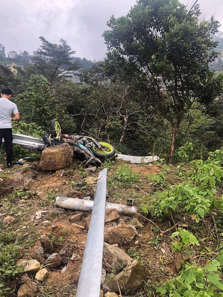 Chiếc xe máy trong vụ tai nạn. Ảnh: Ngọ Kiên