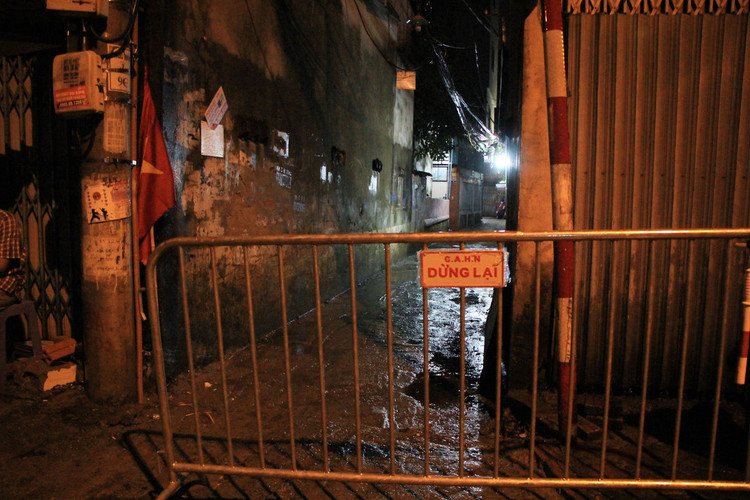 Hà Nội: Phong tỏa, cách ly con ngõ nơi bệnh nhân 714 sinh sống - 7