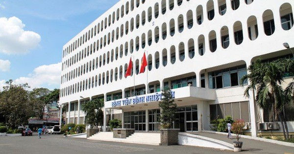 Phi công người Anh mắc Covid-19 có dấu hiệu lâm sàng lạc quan - Ảnh 1.