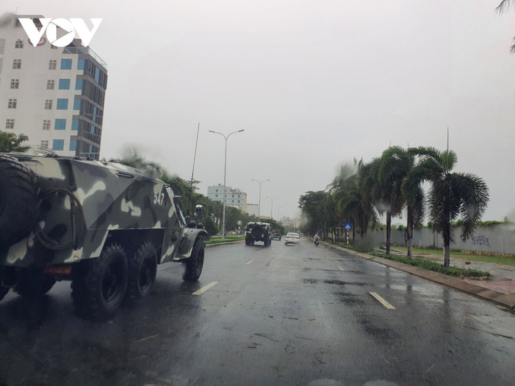 Cập nhật: Bão số 13 cuốn bay mái trường học, "nhổ" bật gốc cây, cuốn trôi nhà dân ảnh 47