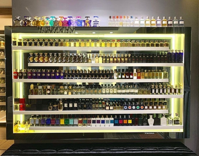 Tủ nước hoa trị giá hơn hai tỷ đồng của Trấn Thành. Ảnh: Instagram Trấn Thành.