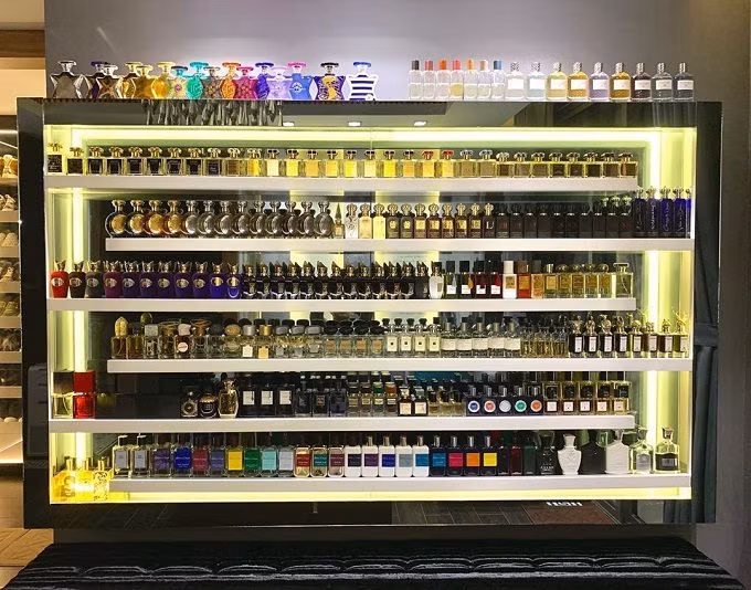 Tủ nước hoa trị giá hơn hai tỷ đồng của Trấn Thành. Ảnh: Instagram Trấn Thành.