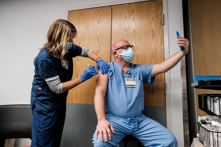 gia dinh Viet mac Covid-19 o My anh 2