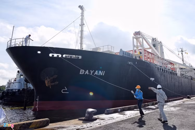 tau metro cap cang o TP.HCM anh 4