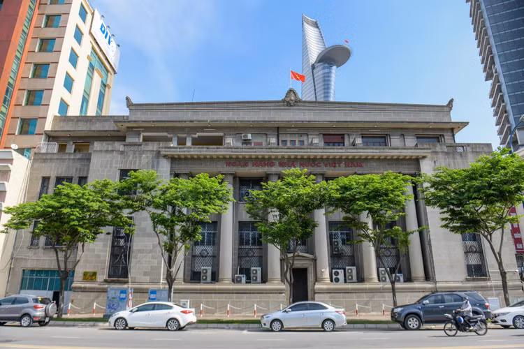 thao tung tien te anh 1