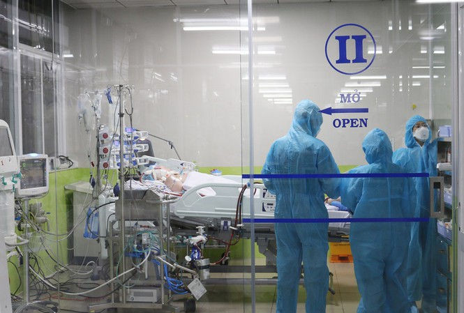 Việt Nam chữa khỏi 293 bệnh nhân, nam phi công người Anh cải thiện thần kỳ, đã giảm được lưu lượng ECMO ảnh 3