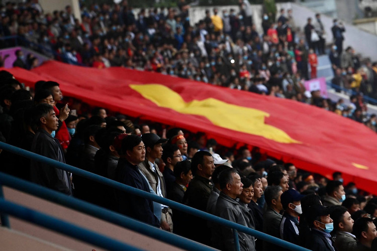 Choáng ngợp với sự cuồng nhiệt của CĐV Việt Nam tại Phú Thọ - 3