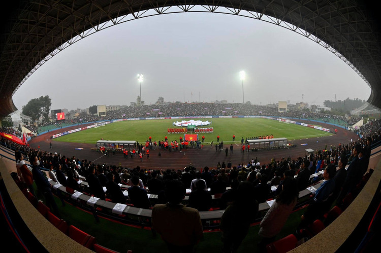 Choáng ngợp với sự cuồng nhiệt của CĐV Việt Nam tại Phú Thọ - 2