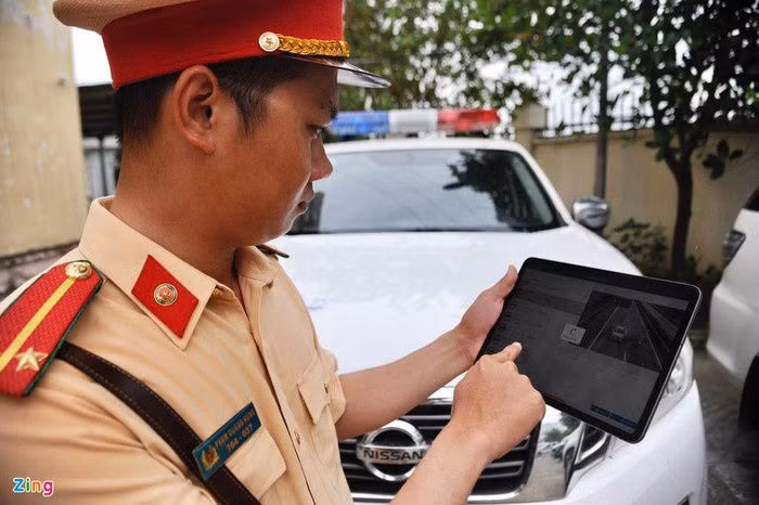 giao Bo Cong an cap GPLX anh 2
