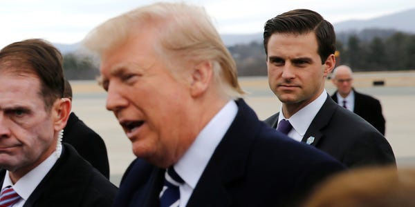 canh tay phai cua Trump anh 3