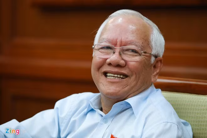 Nguyên Ủy viên Bộ Chính trị, nguyên Bí thư Thảnh ủy TP.HCM Lê Thanh Hải và ông Lê Hoàng Quân, nguyên Ủy viên Trung ương Đảng, nguyên Chủ tịch UBND TP.HCM. Ảnh: Hoàng Hà - Hải An.