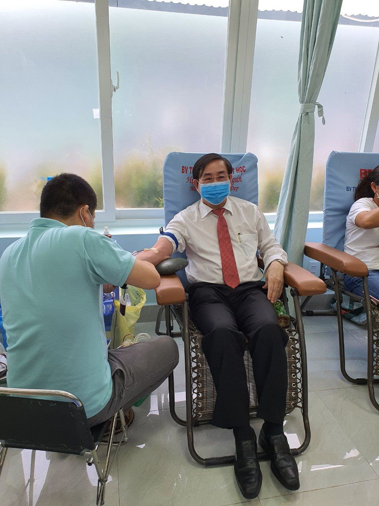 PGS.TS.BS Ngô Minh Xuân đã tham gia hiến máu 80 lần.
