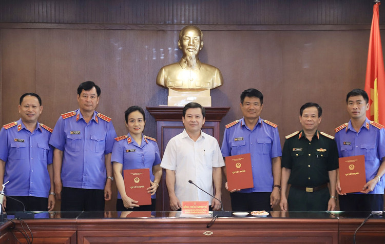 Tập thể Ban cán sự đảng, Viện Kiểm sát nhân dân tối cao.