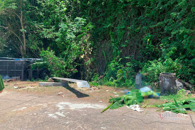 Hiện trường vụ lật xe khách 13 người chết ở Quảng Bình