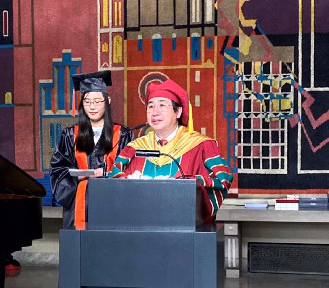 PGS.TS.BS Ngô Minh Xuân - Hiệu trưởng Trường ĐH Y khoa Phạm Ngọc Thạch đang phát biểu tại buổi lễ.