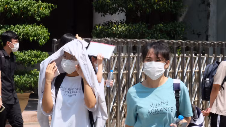 “Niềm tin cho ta sức mạnh” vào đề Ngữ văn, thí sinh phấn khởi sau môn đầu - 2