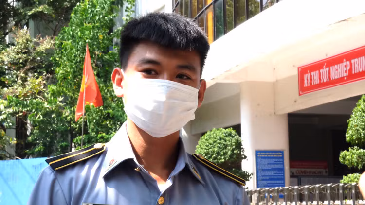 “Niềm tin cho ta sức mạnh” vào đề Ngữ văn, thí sinh phấn khởi sau môn đầu - 4