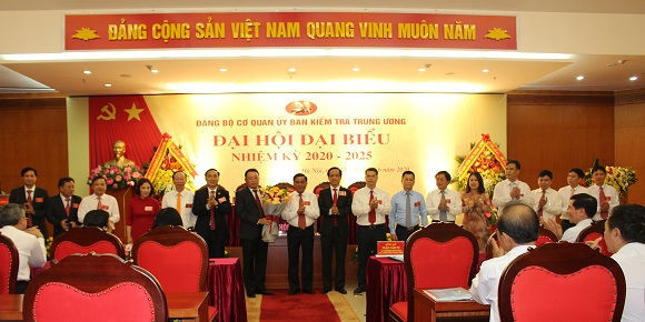 Ban Chấp hành Đảng bộ Cơ quan UBKT Trung ương nhiệm kỳ 2020 - 2025 ra mắt Đại hội.