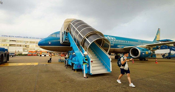 Lo lạm phát sân bay - Ảnh 1.