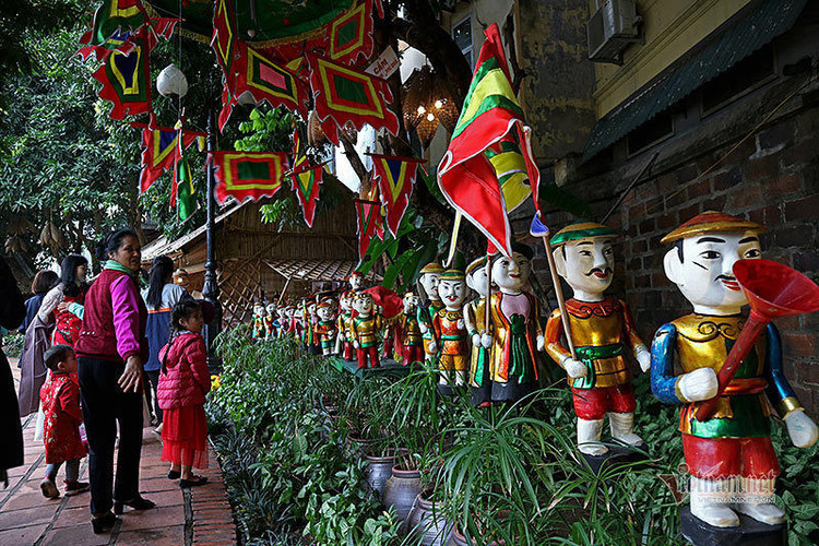 Hơn 50 thầy đồ hội tụ, Tết xưa được tái hiện ở Văn Miếu