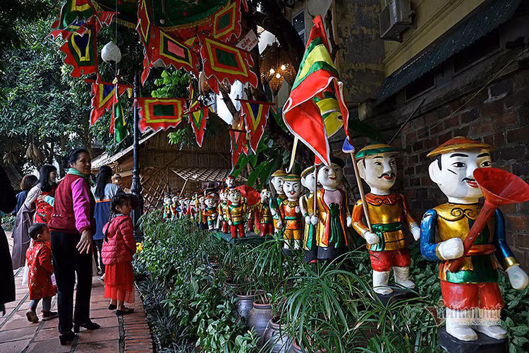 Hơn 50 thầy đồ hội tụ, Tết xưa được tái hiện ở Văn Miếu