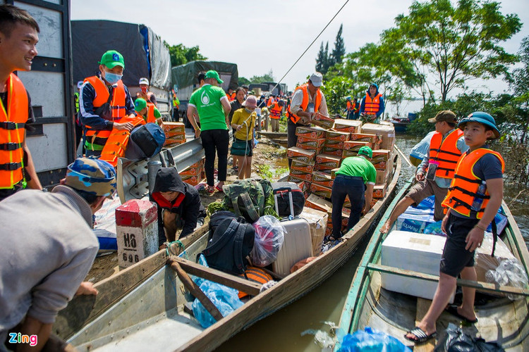 Cuu tro vung lu Quang Binh anh 6