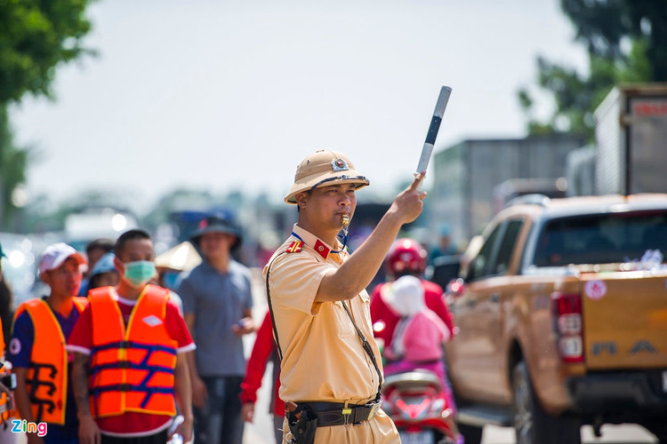 Cuu tro vung lu Quang Binh anh 5