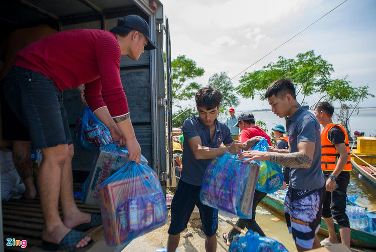 Cuu tro vung lu Quang Binh anh 7