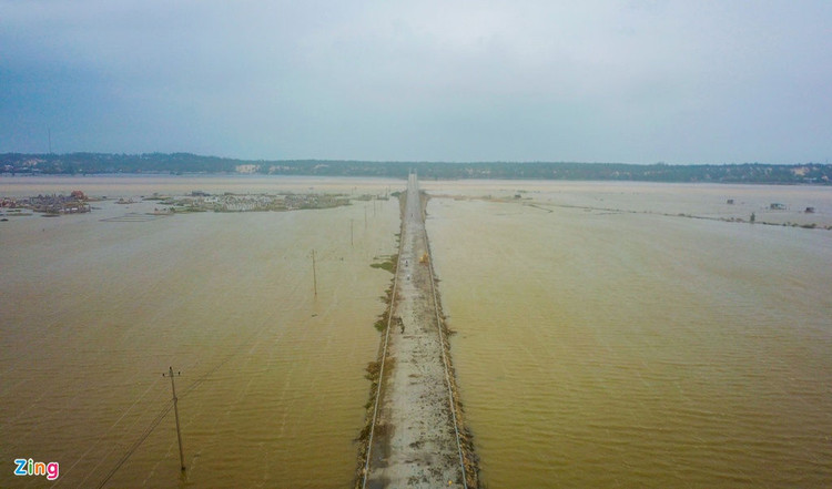 Quoc lo 49B hu hong nghiem trong anh 1