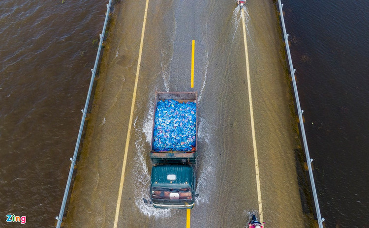 Cuu tro vung lu Quang Binh anh 2