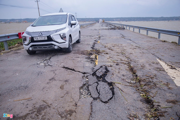 Quoc lo 49B hu hong nghiem trong anh 3