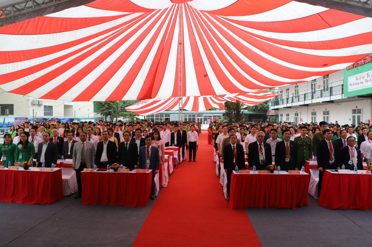 Trường CĐ Công thương Việt Nam: Cam kết "bắt tay" với nhiều doanh nghiệp tạo việc làm cho sinh viên ra trường - Ảnh 1.