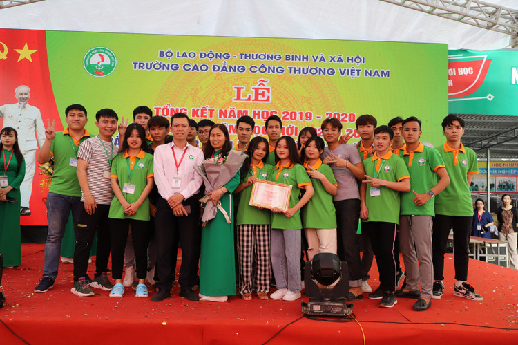 Trường CĐ Công thương Việt Nam: Cam kết "bắt tay" với nhiều doanh nghiệp tạo việc làm cho sinh viên ra trường - Ảnh 5.