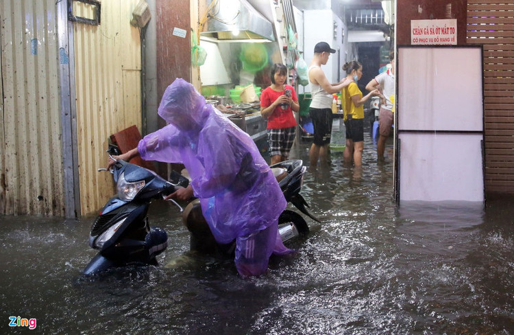 mua lon o Ha Noi gay ngap anh 15