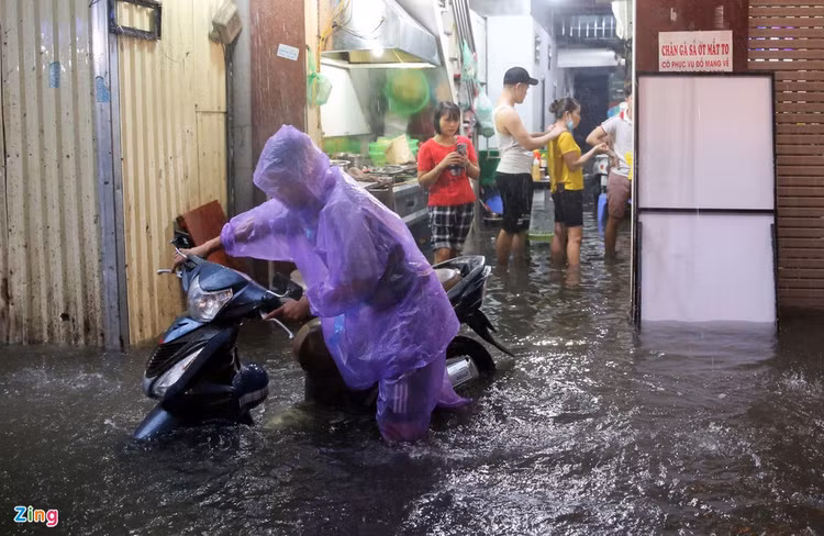 mua lon o Ha Noi gay ngap anh 15