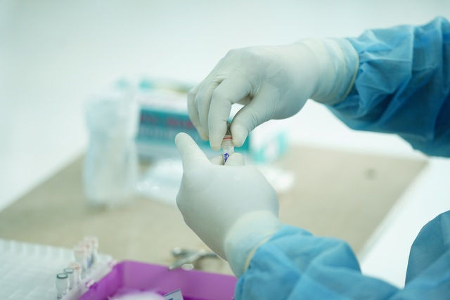 Bộ trưởng Y tế thông tin về biến chủng SARS-CoV-2 nguy hiểm tại Anh - 2