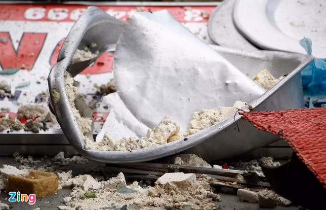 Xe tai lao vao cho anh 8