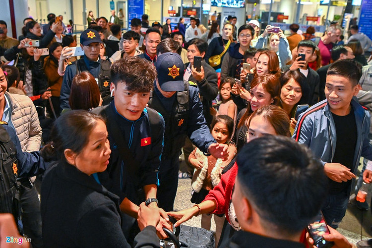 U23 Viet Nam duoc nguoi ham mo chao don sau that bai hinh anh 7 7_zing.jpg