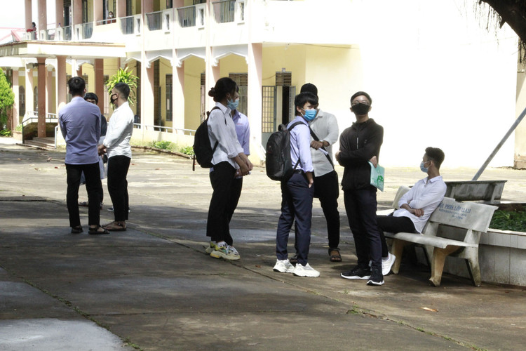 “Niềm tin cho ta sức mạnh” vào đề Ngữ văn, thí sinh phấn khởi sau môn đầu - 6