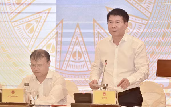 Thứ trưởng Bộ Y tế Trương Quốc Cường trả lời báo chí về vụ việc Pate Minh Chay. Ảnh: VGP/Đoàn Bắc
