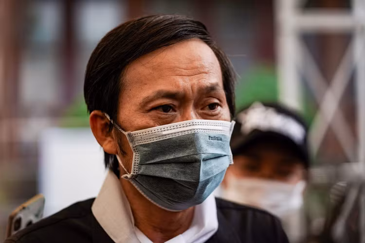 nghe si hoai linh va chi tai anh 1