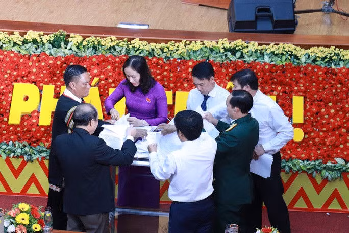 Ông Bùi Văn Cường tái đắc cử Bí thư Tỉnh ủy Đắk Lắk - Ảnh 5.