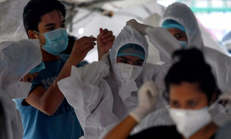 WHO cảnh báo 'làn sóng lớn' Covid-19