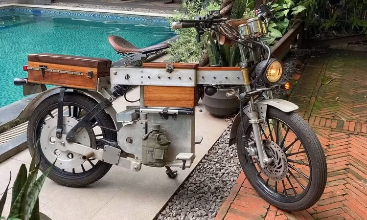 Những "gã điên" người Việt chế tạo xe điện ảnh 13 Xe máy điện chế tác thủ công của nhóm thợ Việt