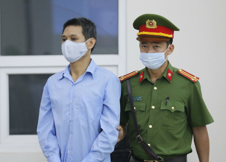 Xét xử vụ án “Giết người” và “Chống người thi hành công vụ” tại xã Đồng Tâm - 3