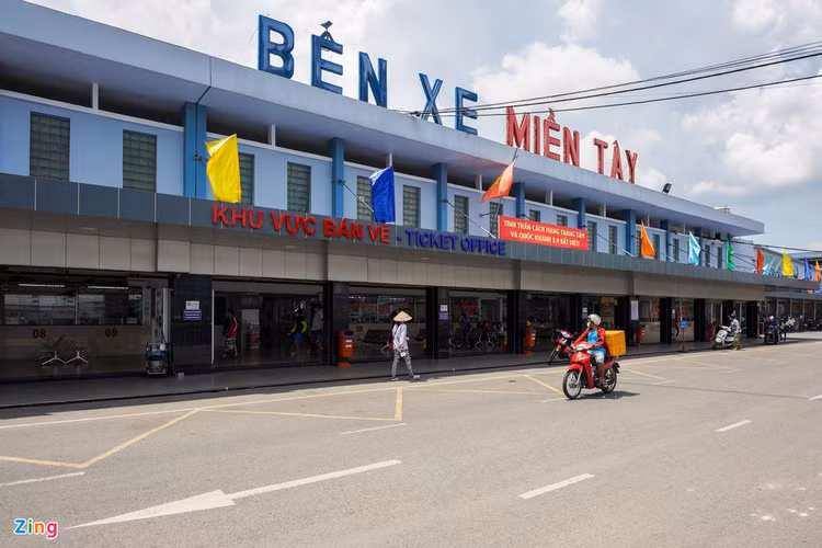 Ben xe o TP.HCM thua thot dip le 2/9 anh 6