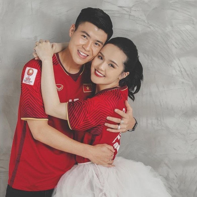 Vợ trung vệ Duy Mạnh lên tiếng sau tin đồn rạn nứt, bị bạo hành - Ảnh 3.