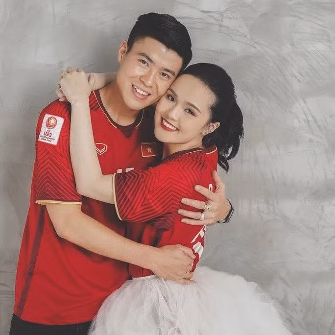 Vợ trung vệ Duy Mạnh lên tiếng sau tin đồn rạn nứt, bị bạo hành - Ảnh 3.